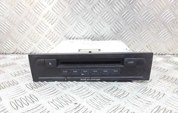 Audi Q7 4L CD/DVD changer 4l0035111