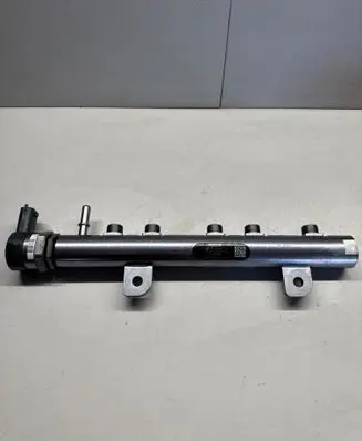 Dodge VAN RAM Fuel distributor 0445216053 35032010F