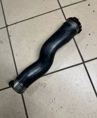 BMW 5 F10 F11 Intercooler hose/pipe 7810614 11384414