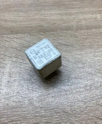 Opel Astra G Other relay 24438885