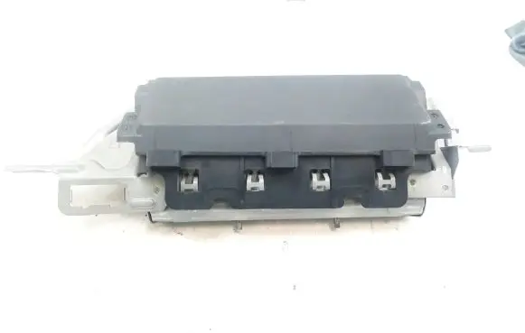 Mitsubishi Lancer VIII Knee airbag 