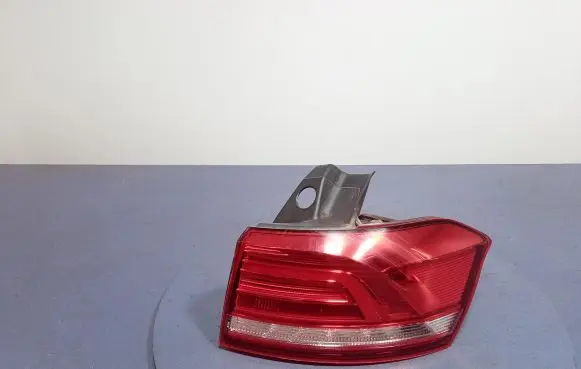 Volkswagen PASSAT B7 USA Rear/tail lights