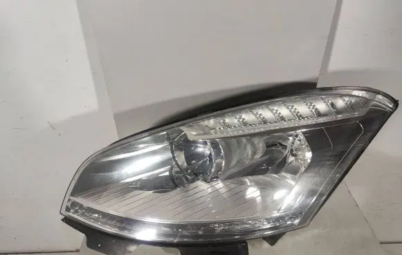 Citroen C4 I Picasso Headlight/headlamp 9673099980
