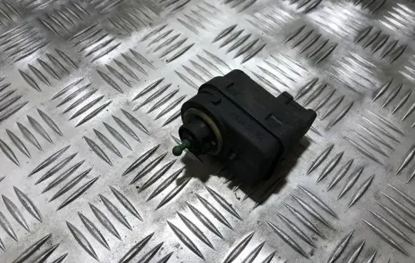 Renault Scenic I Headlight level adjustment motor 7700840141