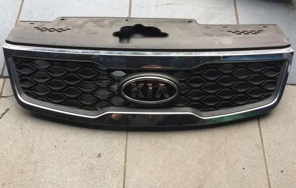KIA Pro Cee'd II Front bumper upper radiator grill