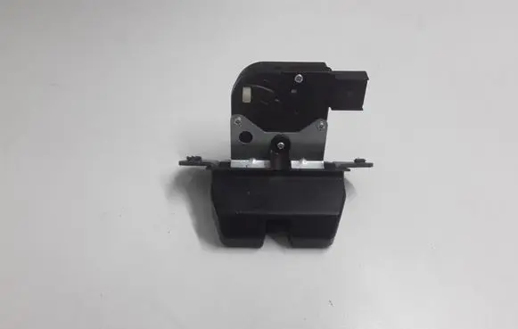 Loading door lock