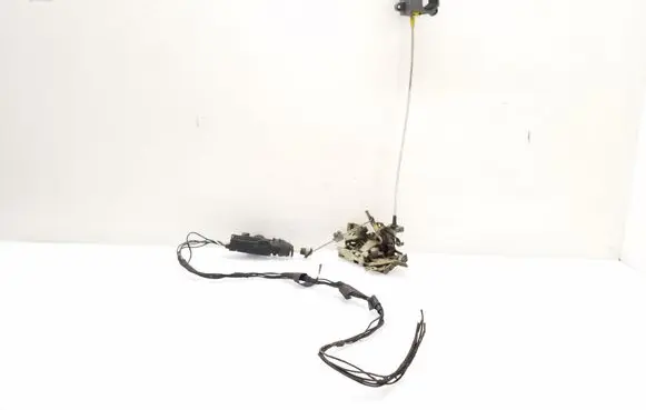 Mercedes-Benz Sprinter W901 W902 W903 W904 Front door lock 9017200135
