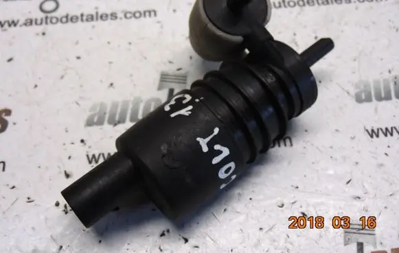 Mitsubishi Colt Windscreen/windshield washer pump