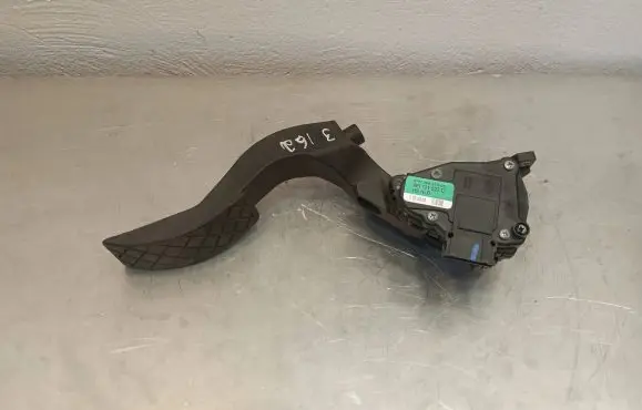 Audi A4 S4 B6 8E 8H Accelerator throttle pedal 8EI721523C 6PV00837505