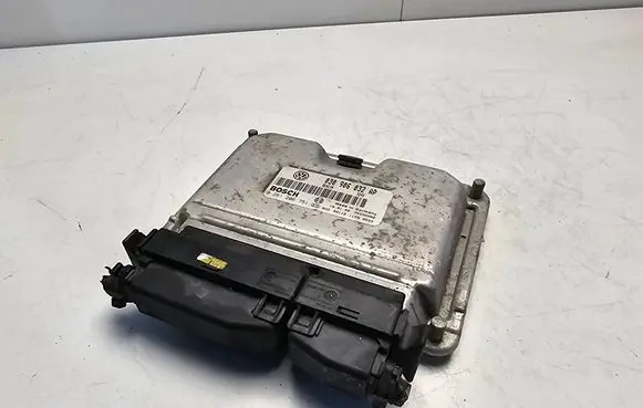 Volkswagen Polo III 6N 6N2 6NF Engine control unit/module 030906032AP 0261206751 26SA0000