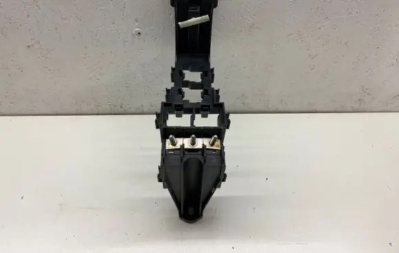 Audi A4 S4 B7 8E 8H Relay mounting block 8E0937503B PA66GF