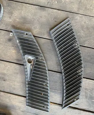Mercedes-Benz W123 Bonnet/hood grill 1238360265 1238360665