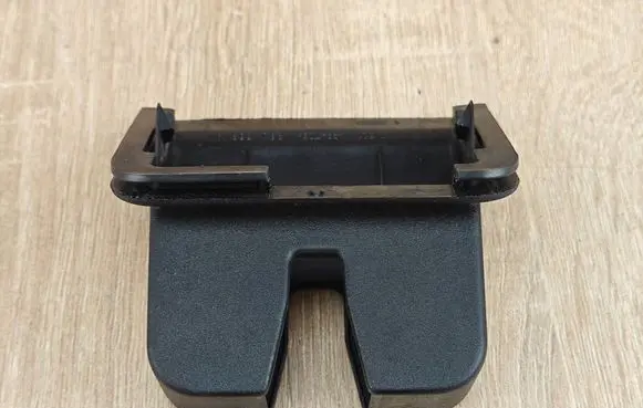 Audi Q3 F3 Tailgate/boot lid lock trim 83A827520