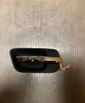 Chrysler 300 - 300C Front door interior handle 1070402