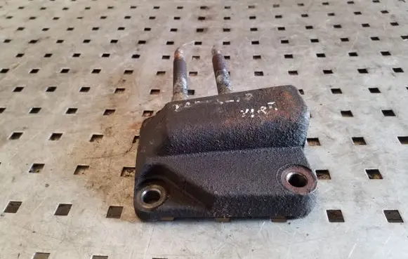 Honda CR-V Engine mounting bracket