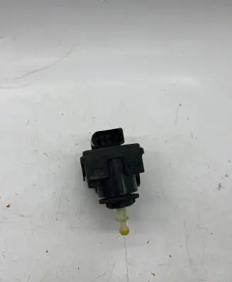 Audi A6 S6 C5 4B Headlight level adjustment motor 4B0941295