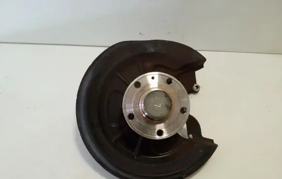 Volkswagen Golf Plus Rear wheel hub 1K0435AB