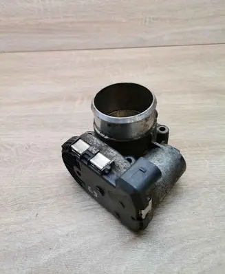 Audi A4 S4 B6 8E 8H Throttle valve 06B133062M