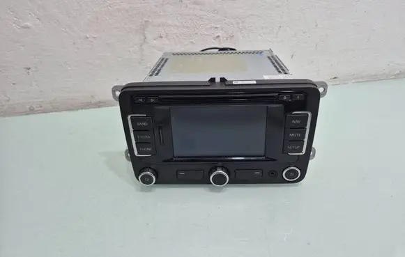 Volkswagen Tiguan Radio/CD/DVD/GPS head unit 1K0035274B