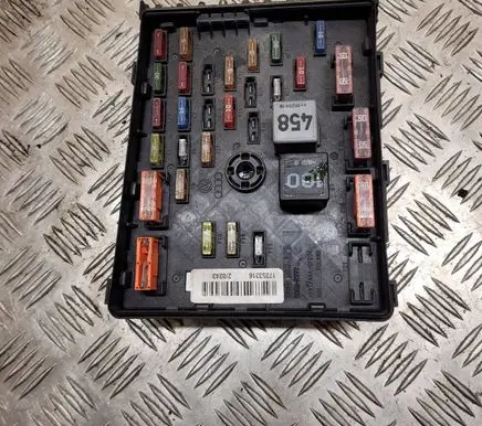 Volkswagen PASSAT B6 Fuse module 3C0937125 63592777