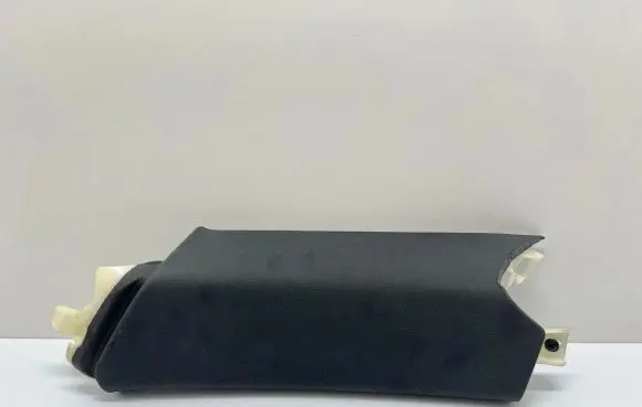 (C) pillar trim