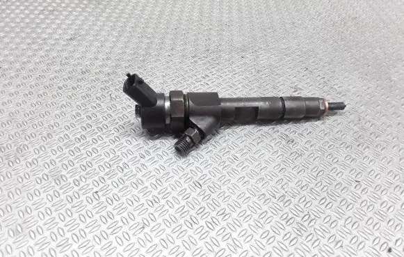 Renault Laguna II Fuel injector 0445110021