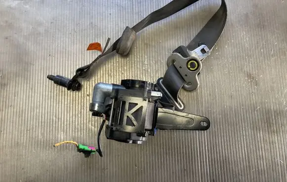 Chevrolet Captiva Front seatbelt A5002S
