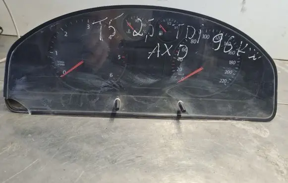 Volkswagen Transporter - Caravelle T5 Speedometer (instrument cluster) 88311346