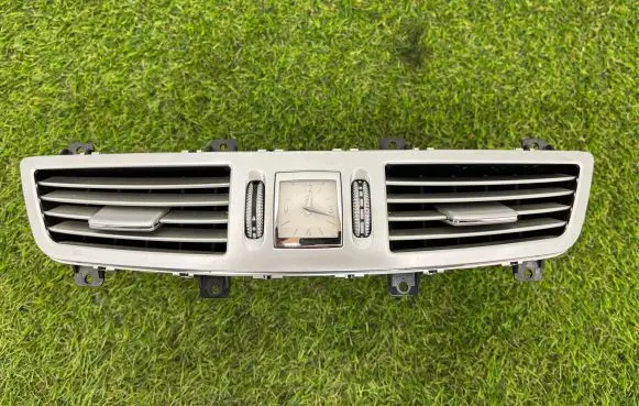 Mercedes-Benz S W221 Dash center air vent grill A2218300954