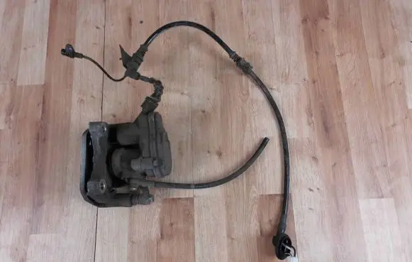 Rear brake caliper