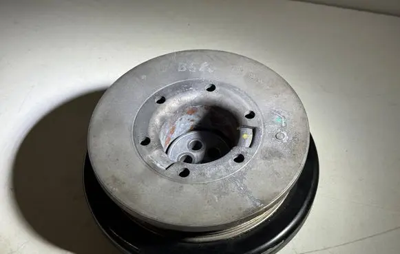 BMW 3 F30 F35 F31 Crankshaft pulley 8638534