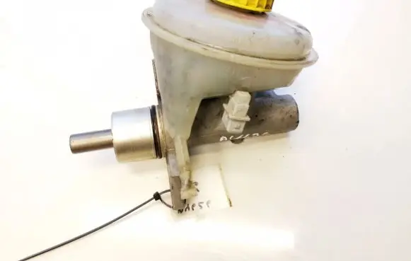 Audi A6 S6 C5 4B Master brake cylinder 8e0611301