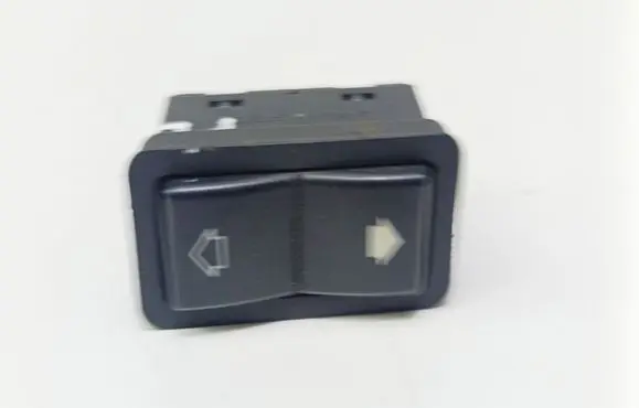 BMW 5 E39 Electric window control switch 8368974