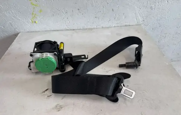Hyundai Kona I Front seatbelt 88820J9100