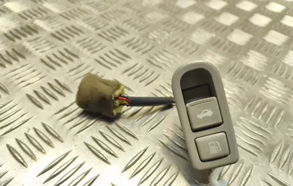 Hyundai Sonata Tailgate opening switch 935553K000