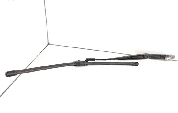 Windshield/front glass wiper blade
