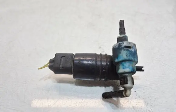 Mini Clubman F54 Windscreen/windshield washer pump 738834901