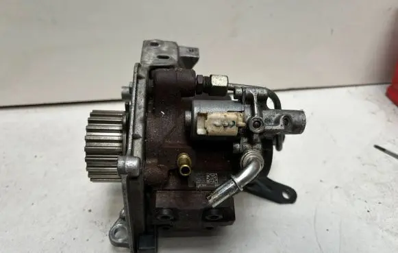 Ford Focus Fuel injection high pressure pump 9676289780