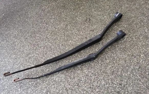 KIA Magentis Front wiper blade arm