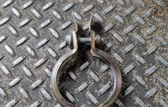 Volkswagen Tiguan Muffler pipe connector clamp 05E253725