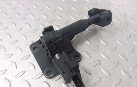 Chrysler Voyager Vent window/glass motor 04717606AB P04717606AB