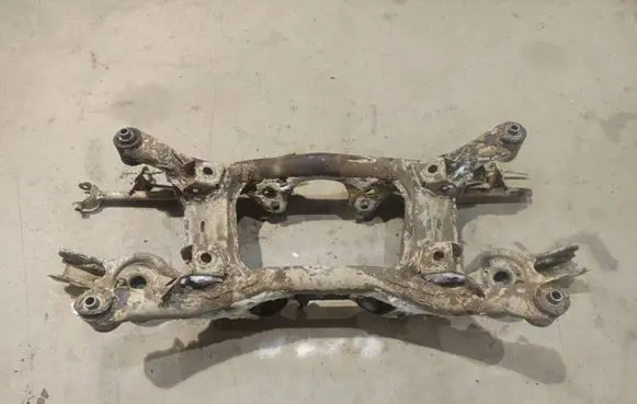 Suzuki Grand Vitara II Rear subframe 