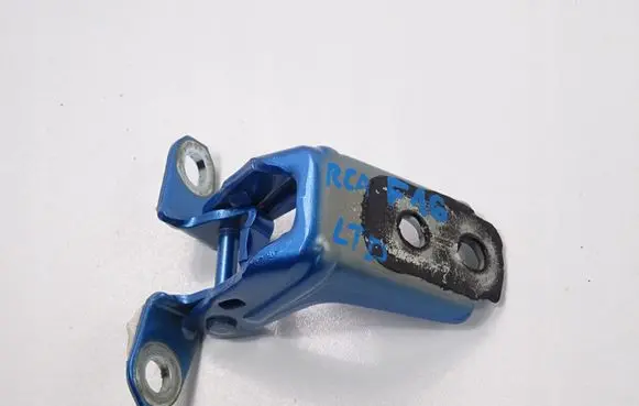 Nissan Juke II F16 Rear door lower hinge