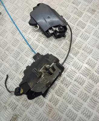 Fiat Croma Front door lock 89984S