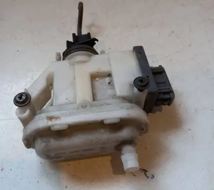 Volkswagen PASSAT B4 Central locking motor 3A0862153B