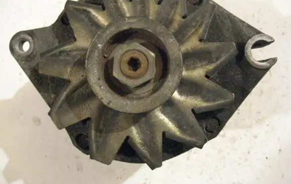 Renault 19 Generator/alternator VALEOA13N95 17I50A 2105761