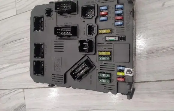 Peugeot 407 Comfort/convenience module 9655221080