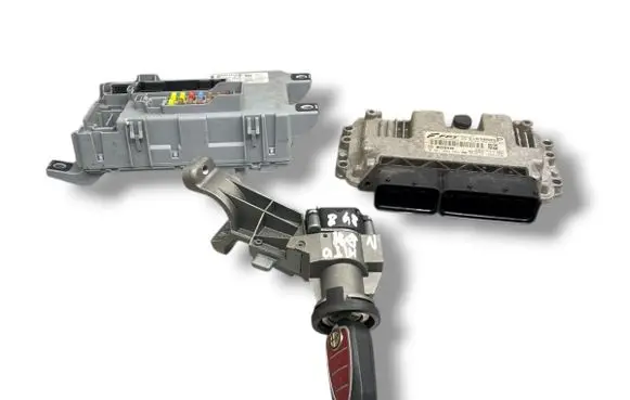 Alfa Romeo Mito Engine ECU kit and lock set 51830585 1039S32206 0261S04664