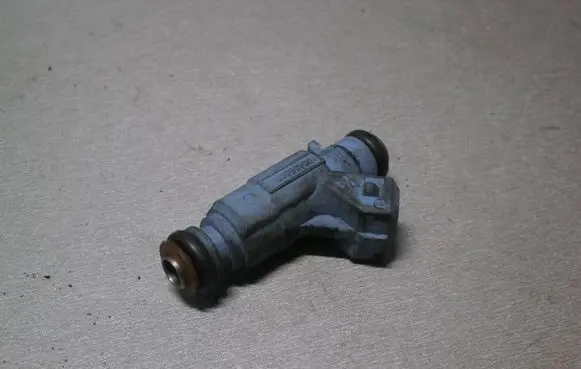 Smart ForTwo I Fuel injector 0003099V004 0003099v004