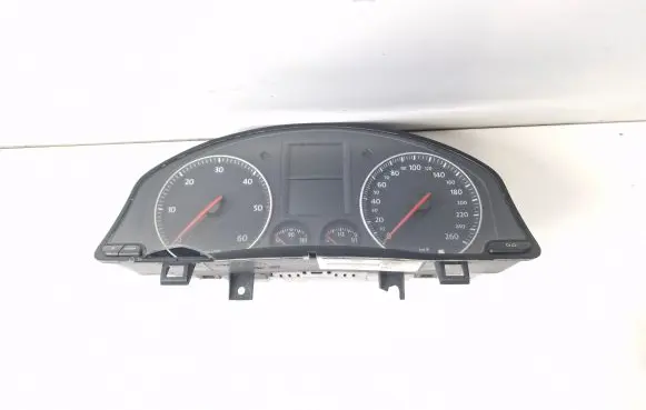 Volkswagen Golf V Speedometer (instrument cluster) 1K0920852B